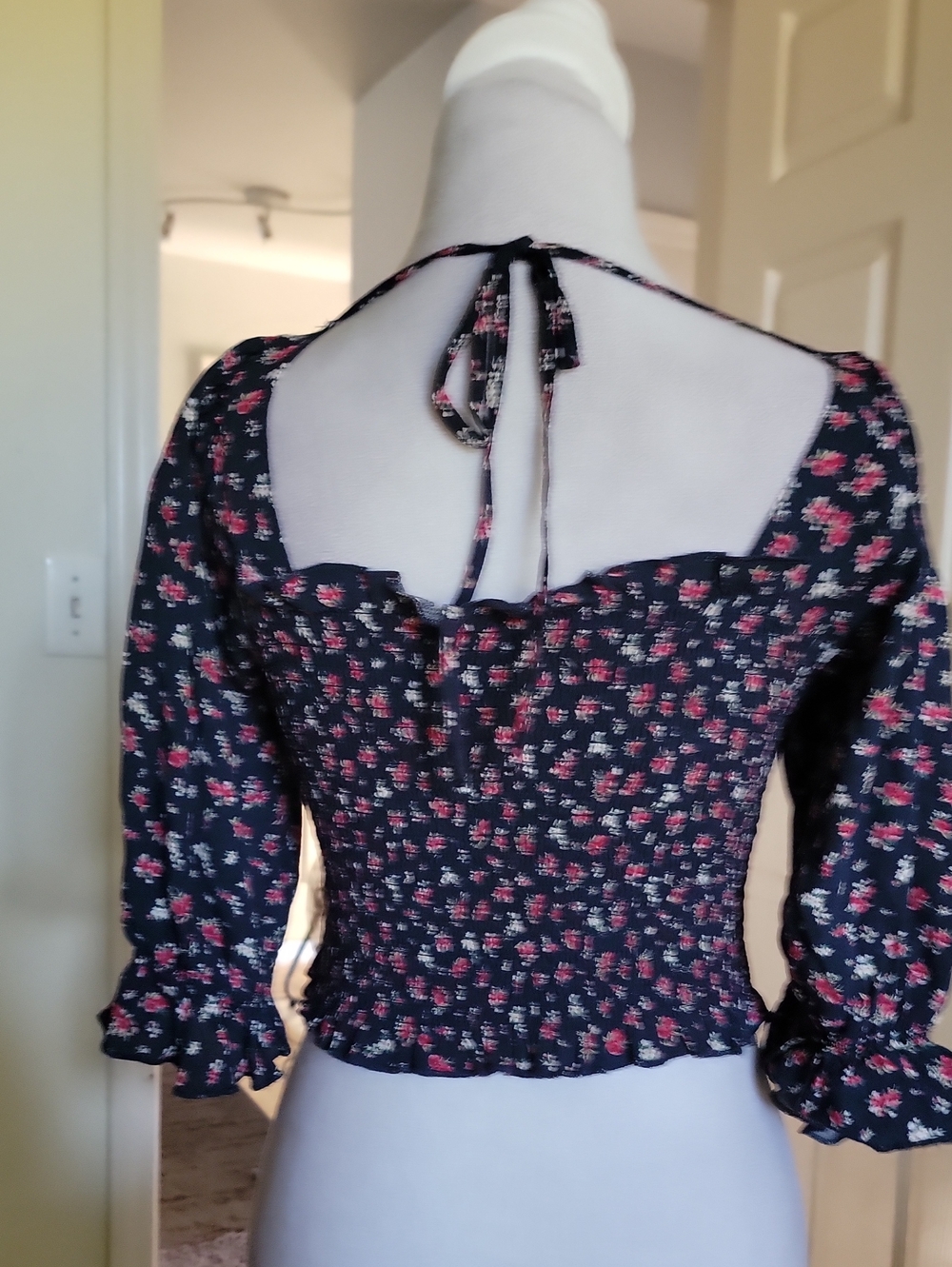 June &Ivy Cropped Top - Picture 5 of 7